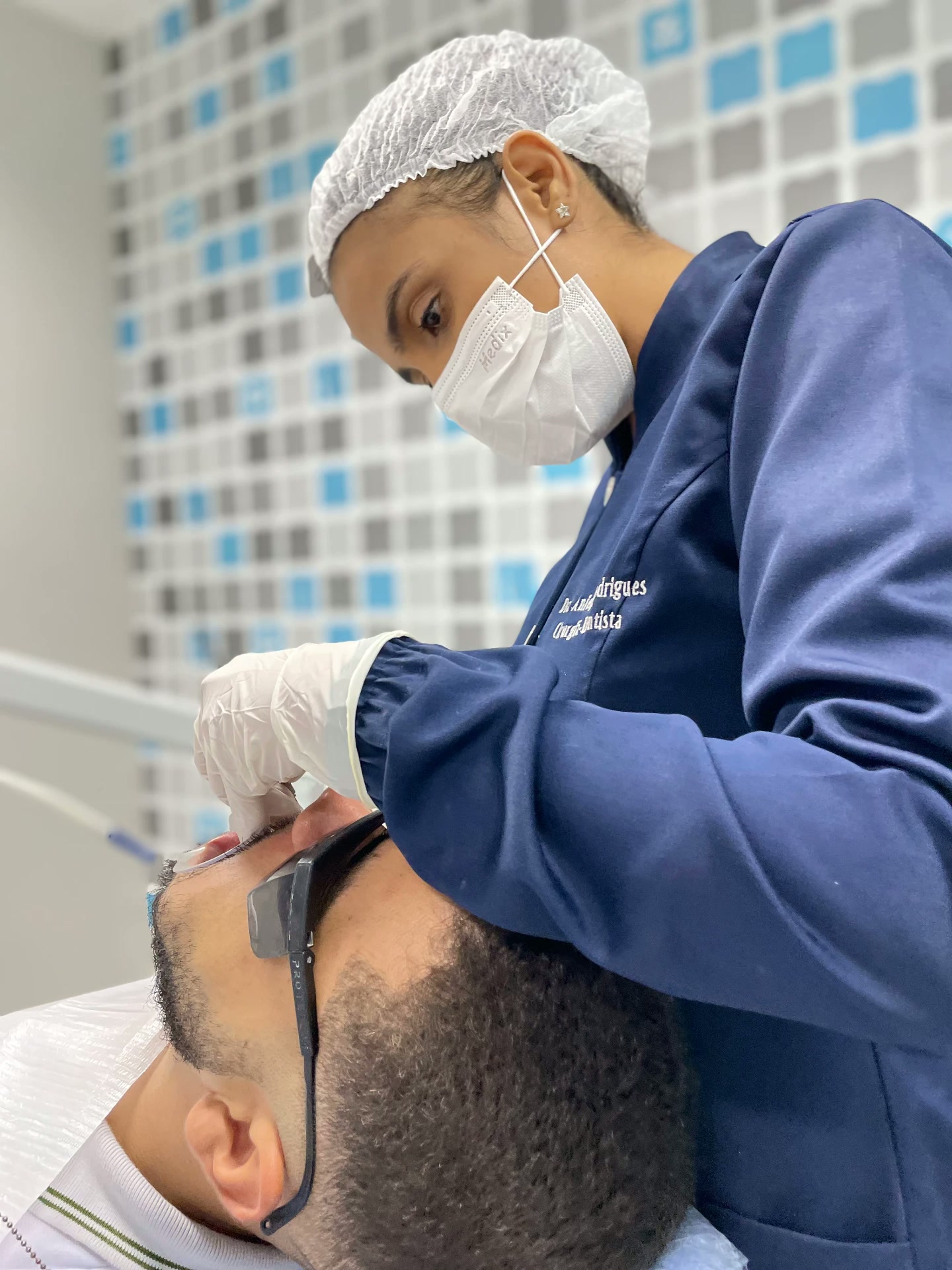 Atendimento odontológico na Dental Sorridente